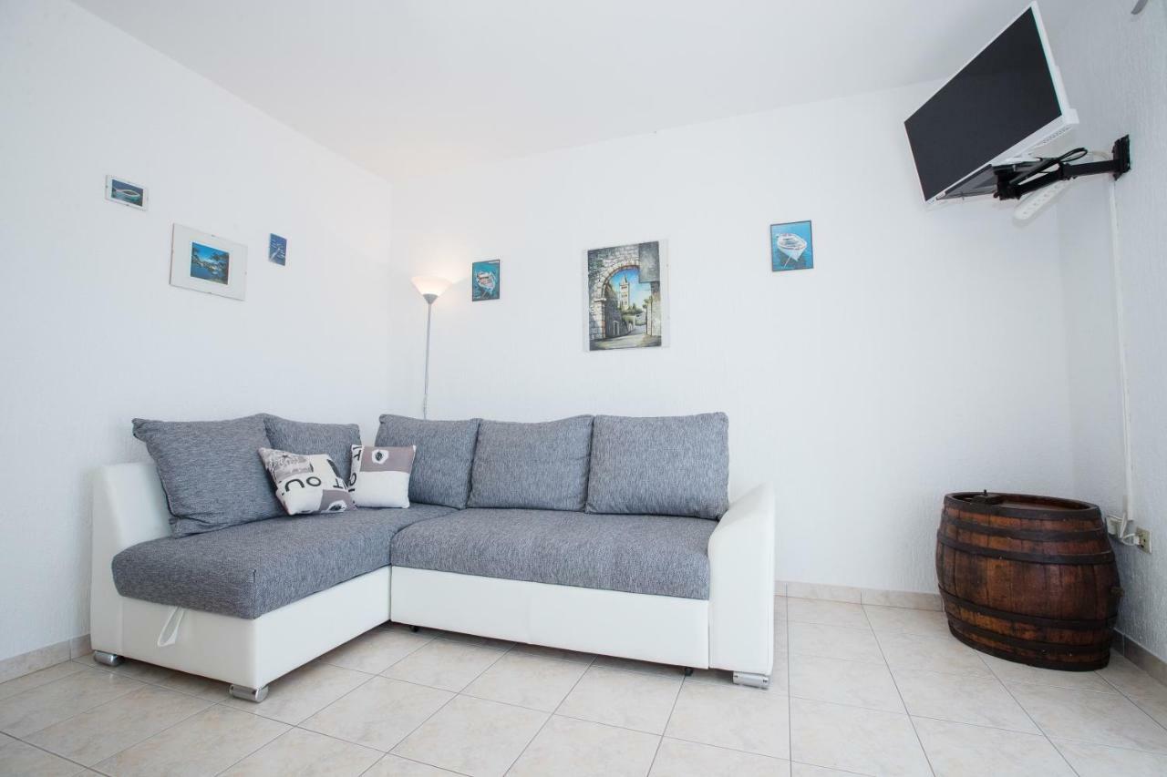 לופאר Apartments Dania מראה חיצוני תמונה