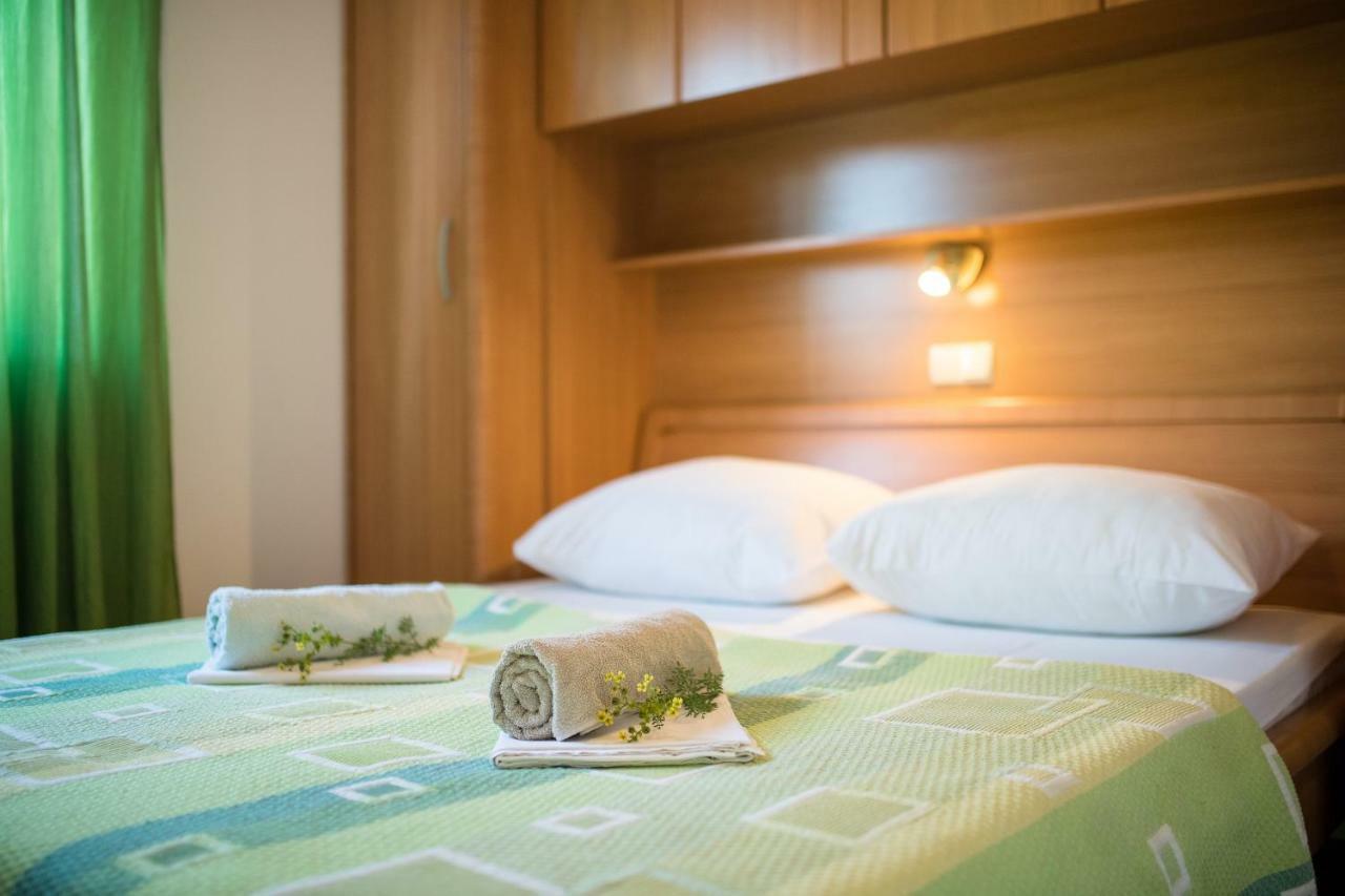 לופאר Apartments Dania מראה חיצוני תמונה